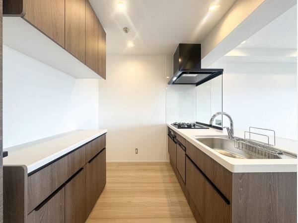 収納豊富なキッチンは使い勝手がよさそうですね