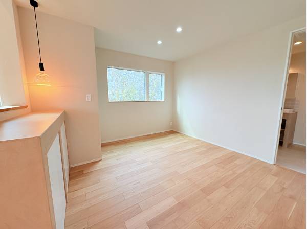 ダイニングテーブルを置いてもゆとりがあります！