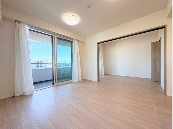 陽当たりも良く、心地よい風が入ってくるLDK