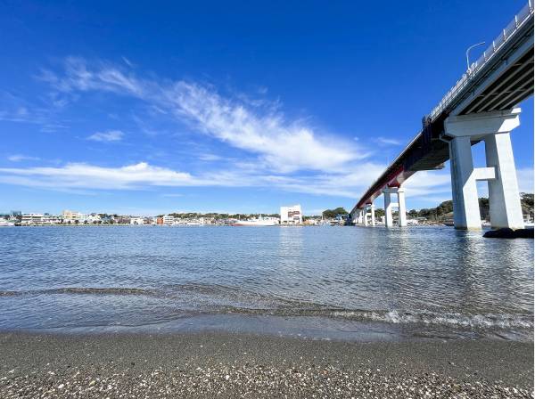 城ヶ島まで車で10分（約4.5㎞）