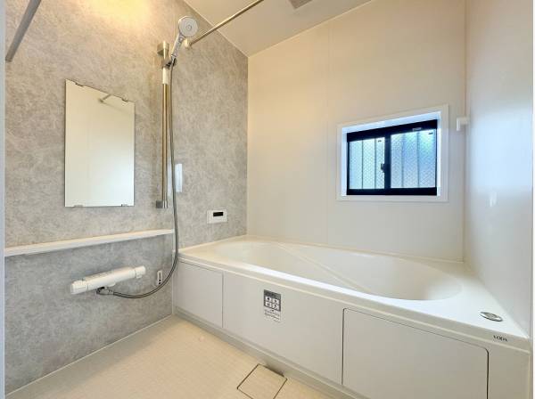 清潔感溢れるバスルームでリラックスしてくださいね