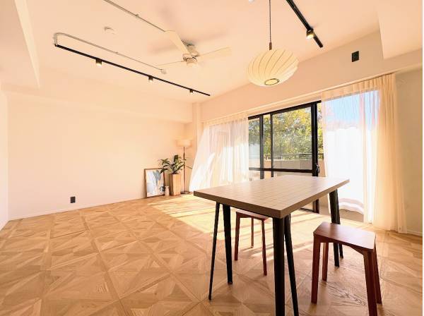 暖かな日差しが差し込むLDK