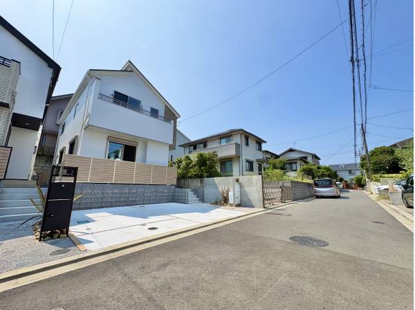 広い青空の下、「湘南の風」を感じながら特別な時間をお過ごしください