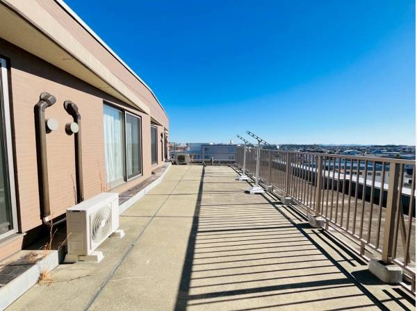 南側に開けた大きなバルコニー