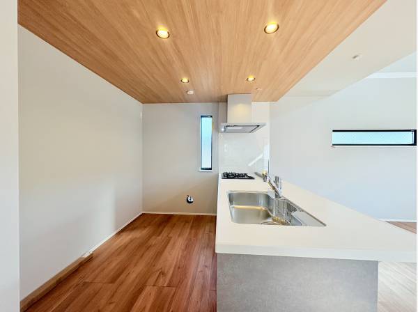 アクセントで下がり天井に