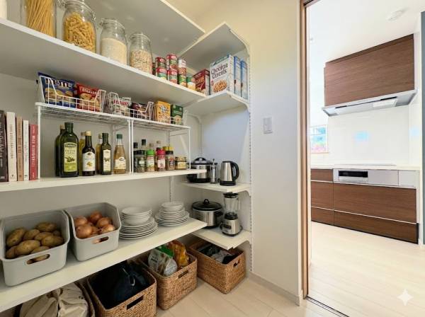 大型キッチンパントリー（家具はイメージです）