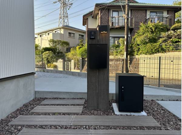 宅配ボックスも完備