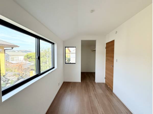 2階ベットルームウォークインクローゼット付きです