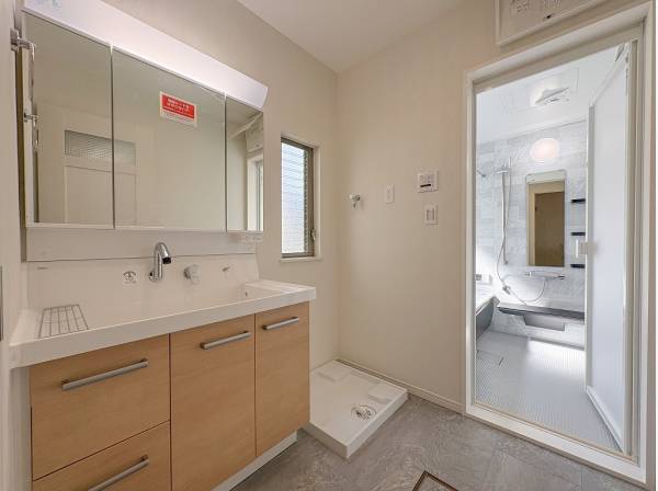 水周りは新規交換済みで綺麗です