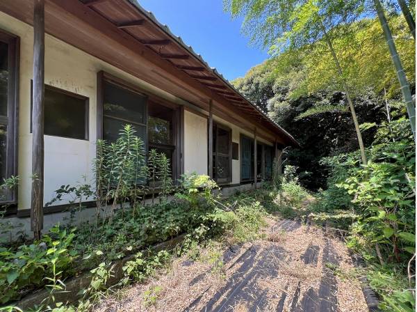 お庭部分には心地よい縁側など置くのはいかがですか