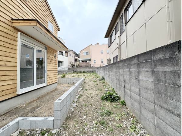 駐車スペースの奥の通路（幅２m）