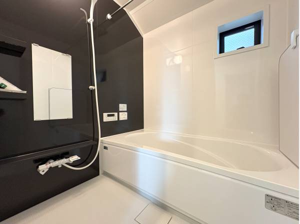 ゆったりとした広さのバスルーム

