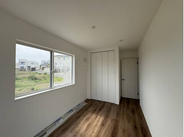 １階の洋間です