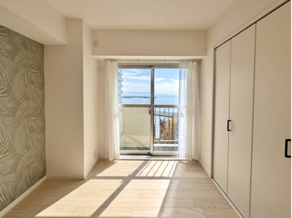 ベッドルームからも海が見えます