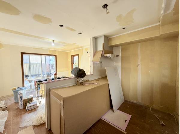 対面式キッチン。新規交換予定