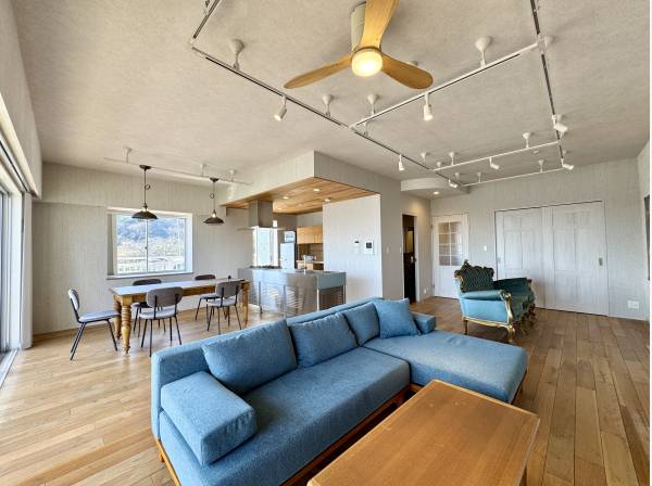 木のぬくもりを感じるお洒落な室内