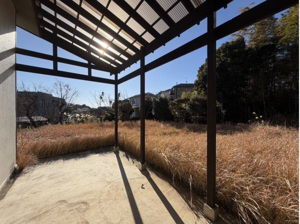 裏口から出ると