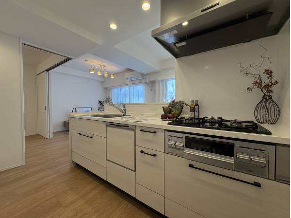 会話を楽しみながら料理ができるオープンキッチン