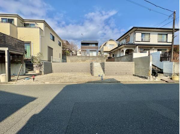 間口は、約11ｍございます。