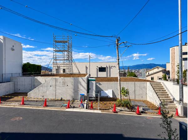 穏やかな住宅街に佇む約56坪のゆとりある土地。