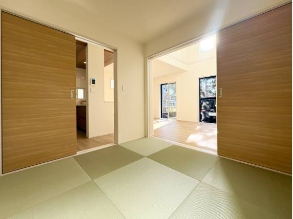 リビング続きの和室（約4.5帖）