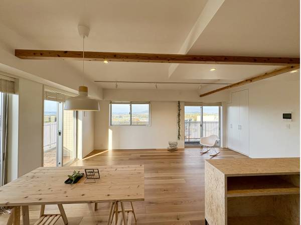 窓が多く、日当たり・風通し良好な上質空間