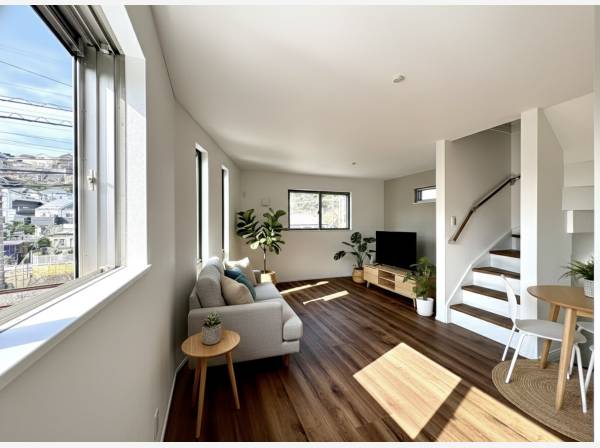 明るく開放的なリビングダイニングです。