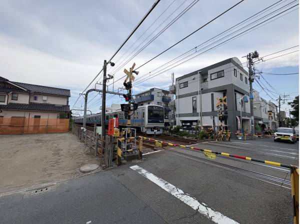 小田急江ノ島線「鵠沼海岸駅」徒歩５分（約400ｍ）