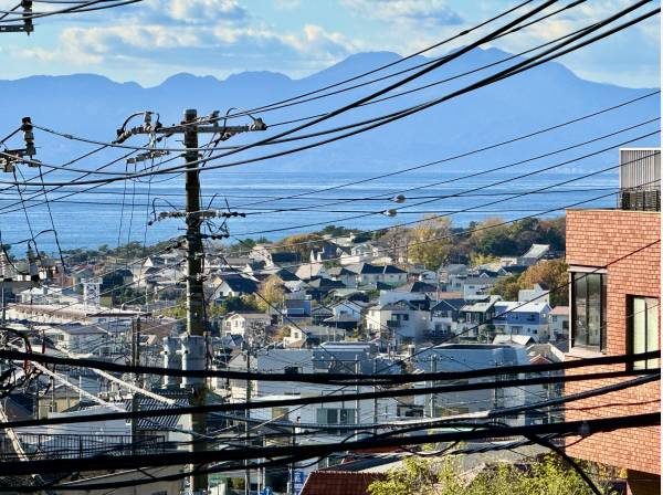 バルコニーからは海を望みます