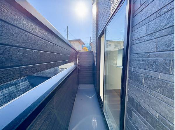 住宅にはバルコニーが2カ所ございます