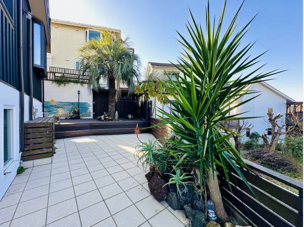 敷地が広くテラスでBBQ等お楽しみ頂けます