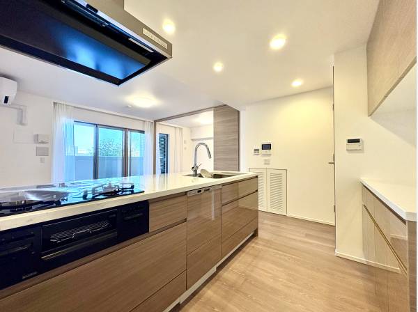 対面式システムキッチン