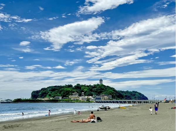 片瀬東浜海岸まで徒歩3分（約220m）