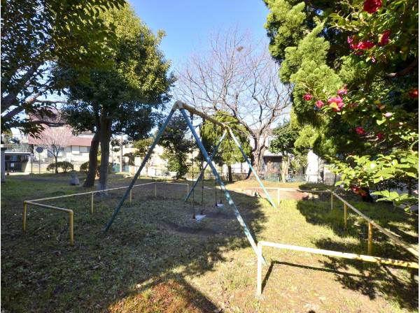 御所たぬき公園まで徒歩2分（約160m）