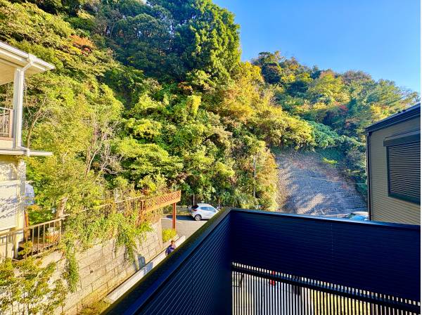 バルコニーから望むことが出来る鎌倉景色