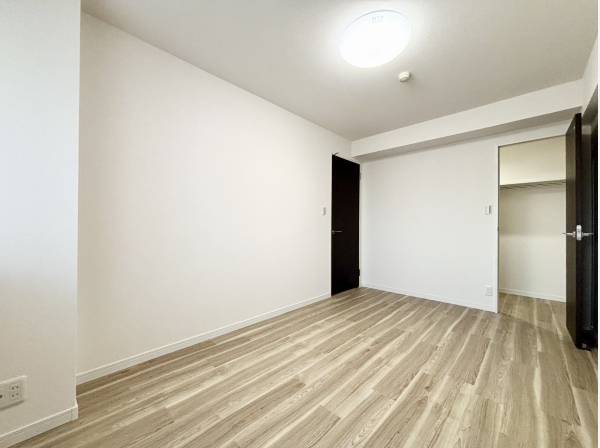 主寝室は約8.9帖ございます