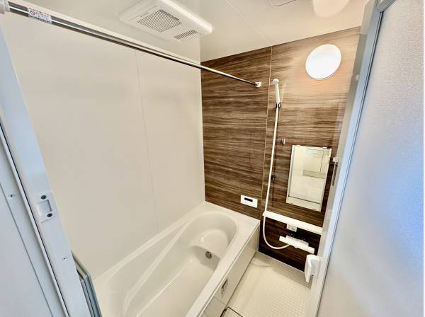 お風呂は浴室乾燥機が付いております！