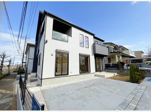 カースペース3台、お庭付きとなります