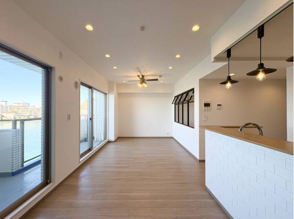 リノベーションにより生まれ変わったフレッシュな室内空間