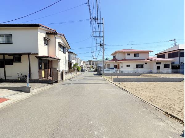 前面は公道、幅員６．２ｍに７．２ｍ接道