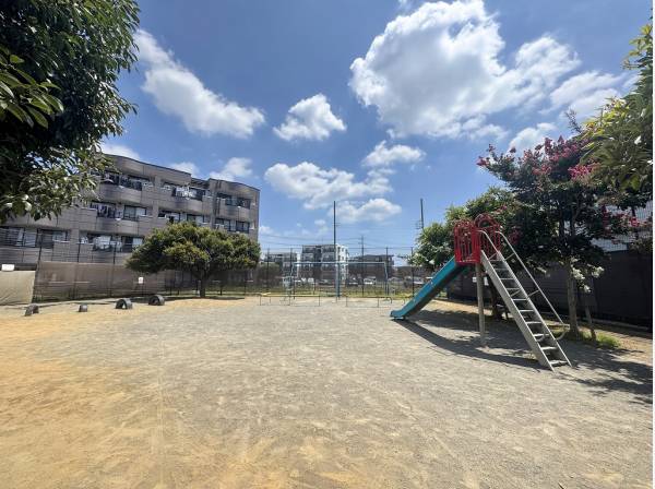 出口町公園まで徒歩8分（約600m）