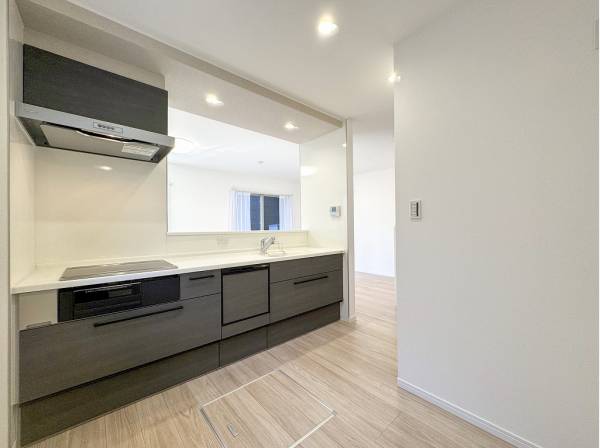 食洗機付きのカウンターキッチン