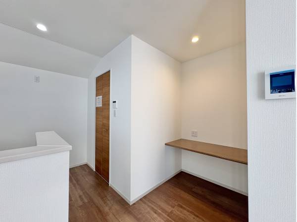 キッチン横のカウンターは多目的なスペースとしてお使いいただけます