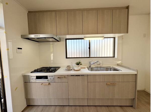 食洗機付きのシステムキッチン。片付けが楽で助かります