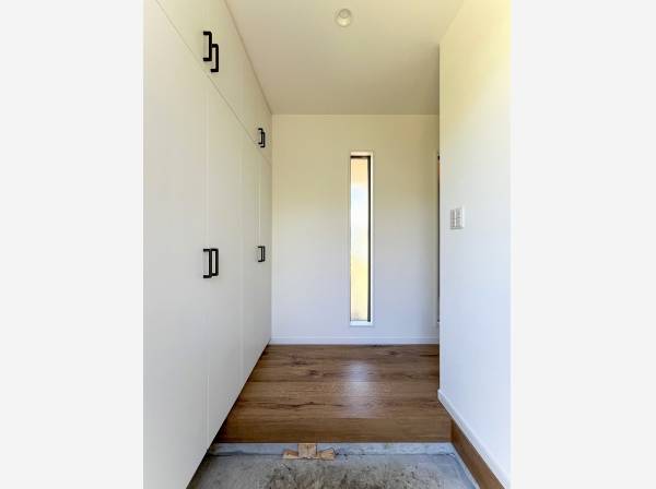 天井まで収納のあるシューズボックスが便利♪