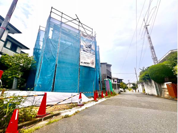 前面道路も広いです♪