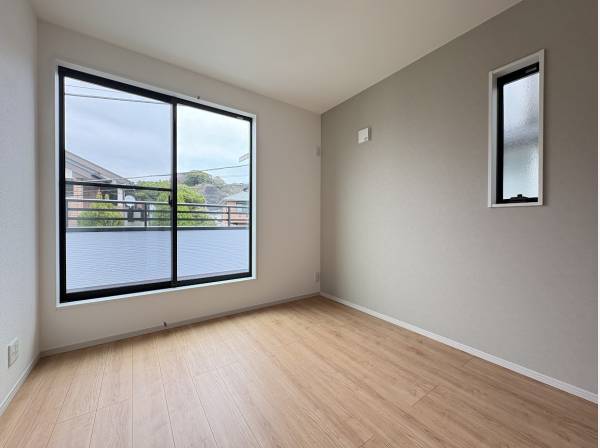 日当たりの良い2階洋室