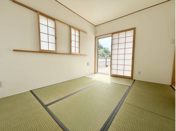 凛とした雰囲気の和の間