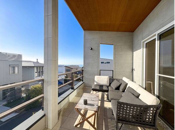 オーシャンビューバルコニーで食事を愉しむのもいいですね