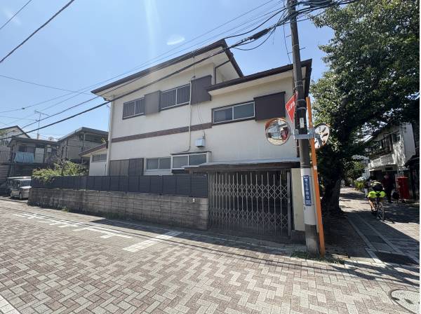 角地につき、開放感・視認性にも優れます